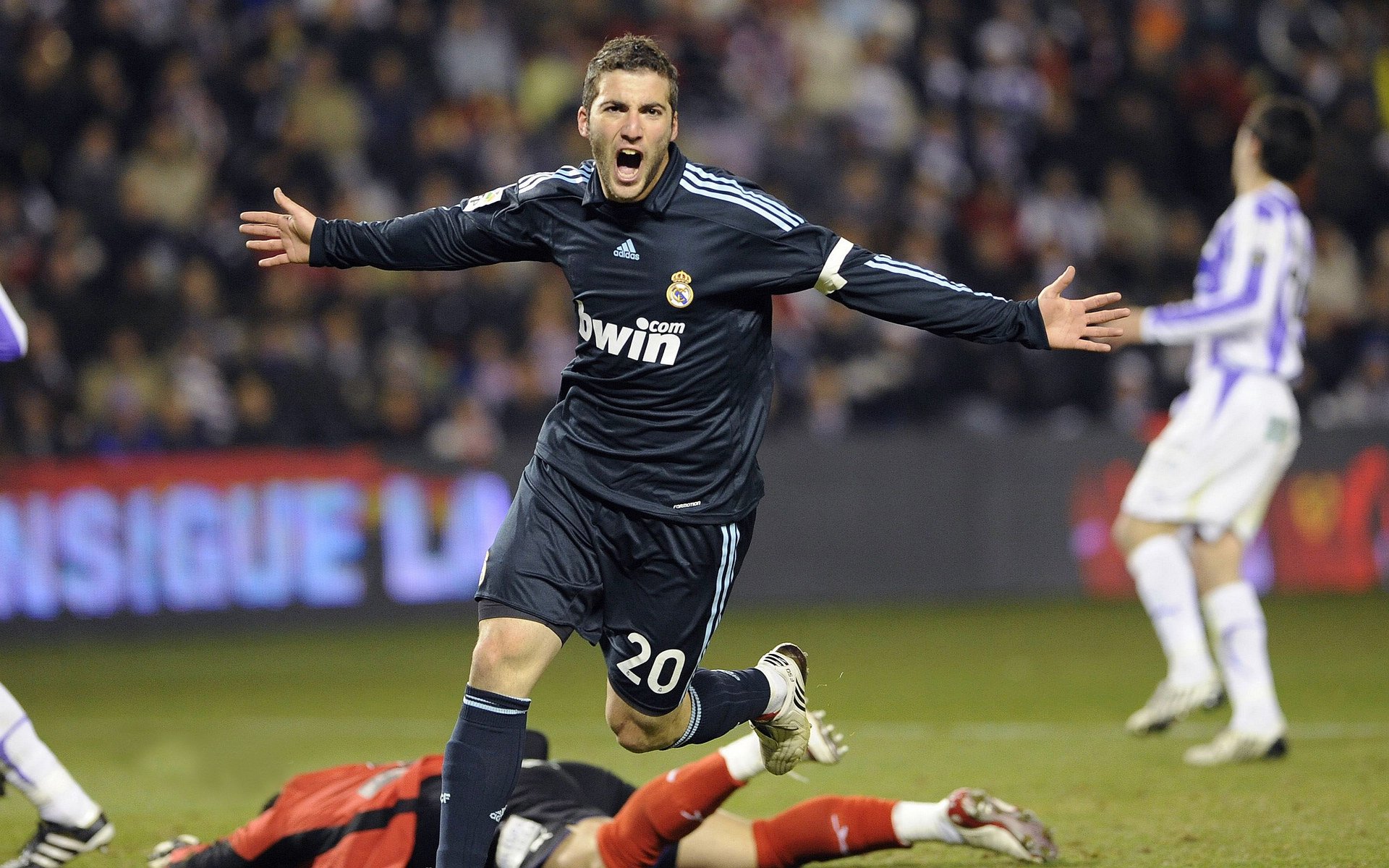 速度与荣耀，从F1年度争冠焦点战到老鹰险胜凯尔特人的竞技启示