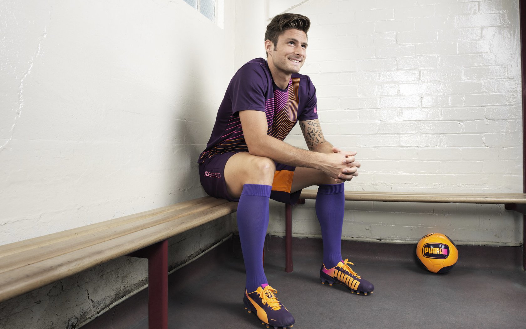 戈麦斯关键制胜引爆全场，塞维利亚4-0狂胜玻利维亚竞技展现欧联王者底蕴